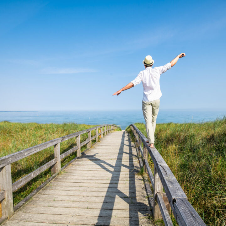 Effortless Relationships. Real Results. Zero Guesswork. Private Coaching for High-Achieving Retirees Ready to Connect—Without the Time Drain or Drama.